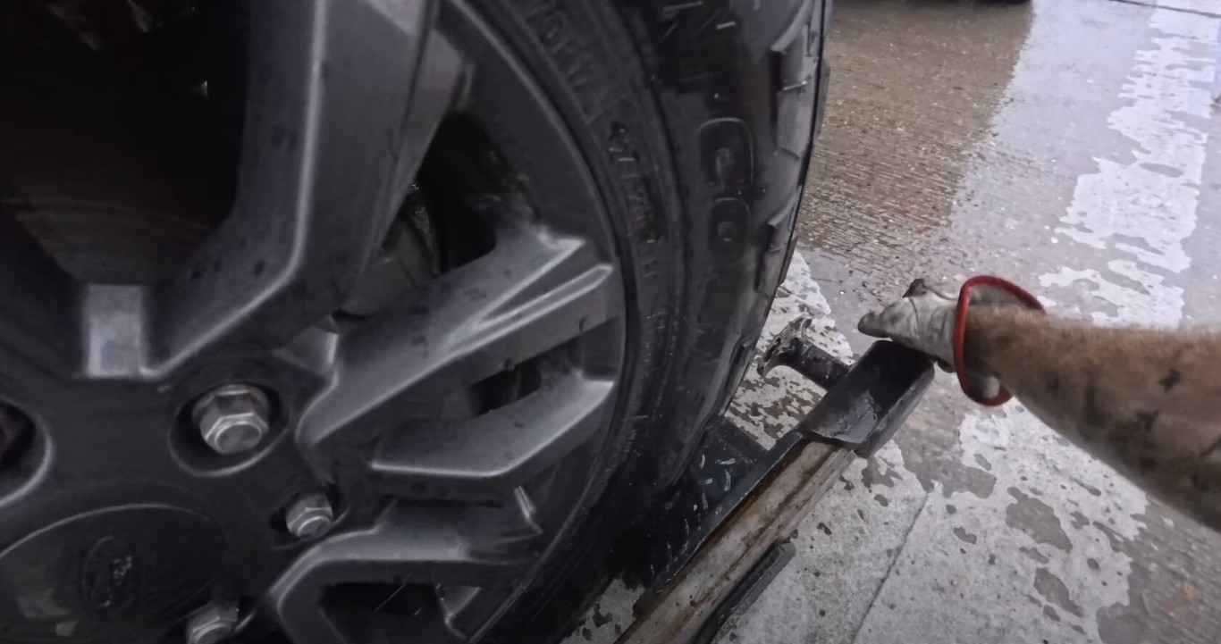 Quick flat tire assistance in Cedar Falls, IA