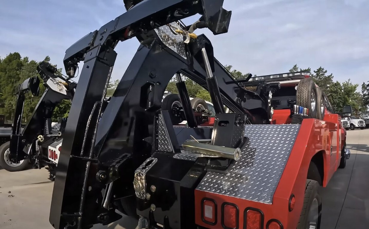 Emergency Towing in Cedar Falls, IA